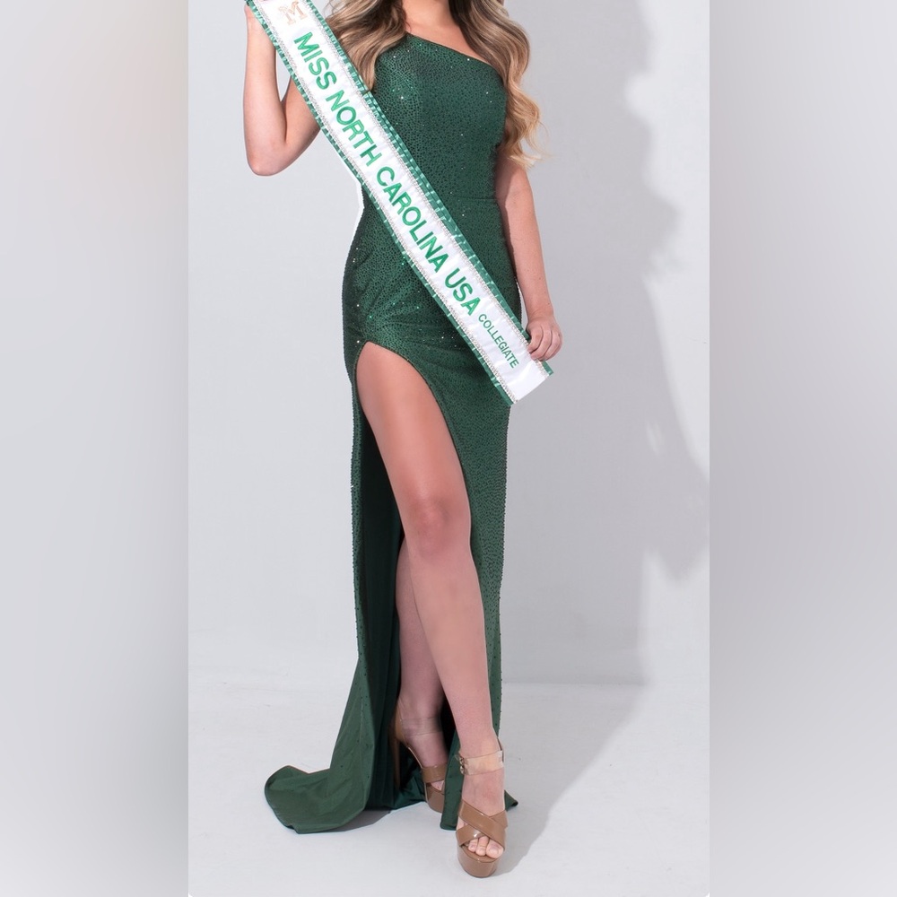Sherri Hill Emerald Green Gown